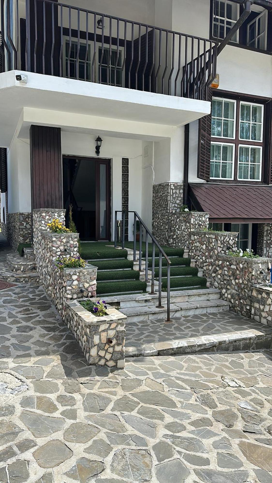 Pine Peak Apartments Предял Экстерьер фото